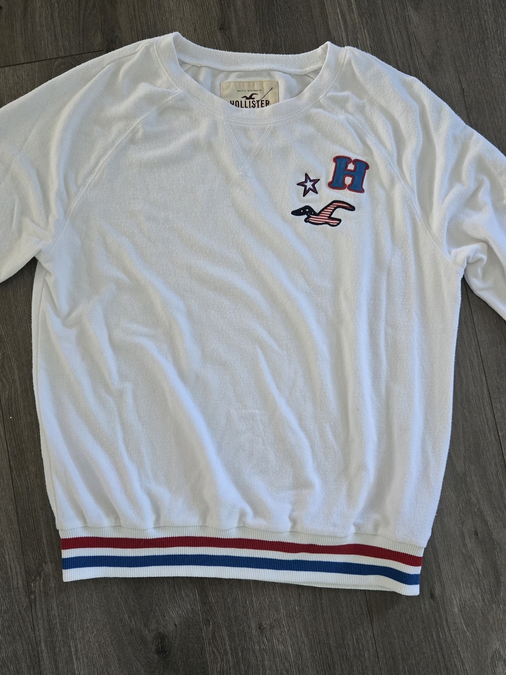 Vintage Y2K Hollister White Varsity Letter Embroidered Sweater Crew Sz M Coastal